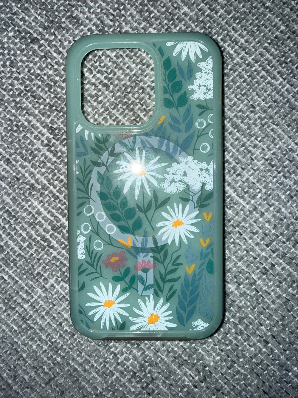 iPhone 14 Pro OtterBox Green Floral Daisy Phone Case
